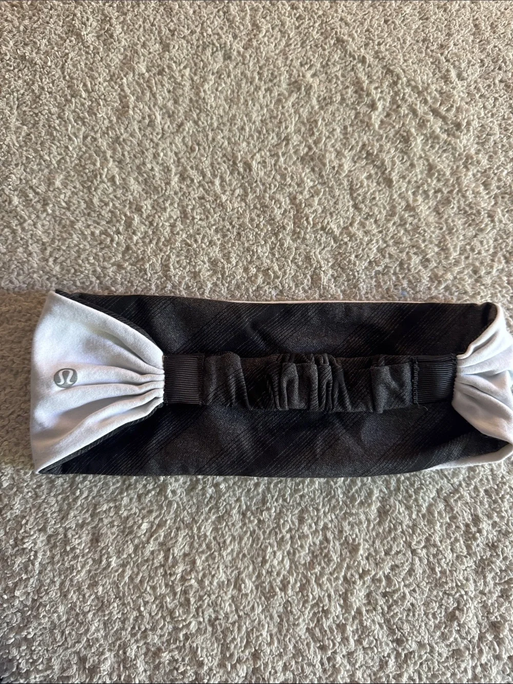 Lululemon Bang Buster Wide Reversible Gray Black Diagonal Stripe White Headband.